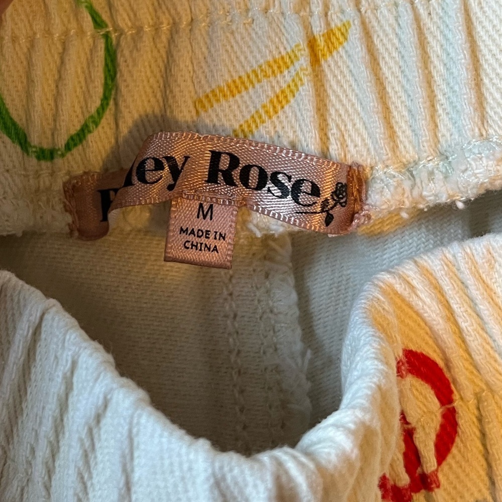 Bailey Rose White Shorts with MultiColor Graphics, size M - Picture 10 of 13